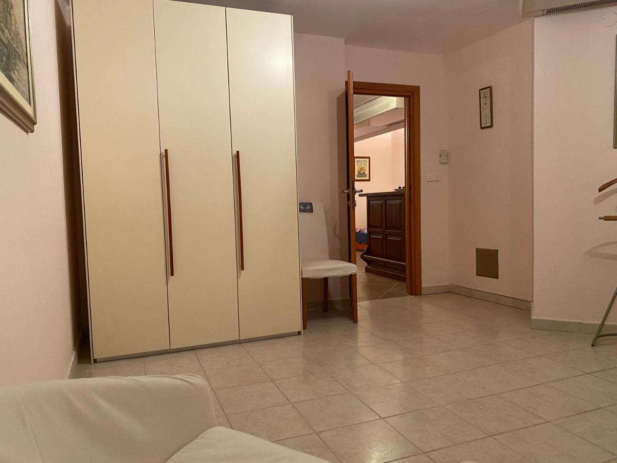 Apartment L'Odore Del Mare Dolac Екстер'єр фото